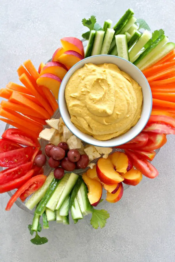 5 Minute Spicy Paprika Tahini Hummus. Easy, nutritious and delicious Hummus made with chickpeas, tahini, olive oil, coconut milk and spices | berrysweetlife.com