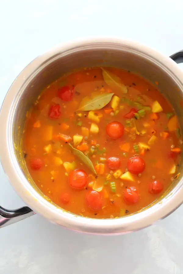 Amazing Indian Vegetable Lentil Soup. A fragrant, simple, extremely HEALTHY soup made with curry powder and spices, lentils and lots of fresh veggies | berrysweetlife.com