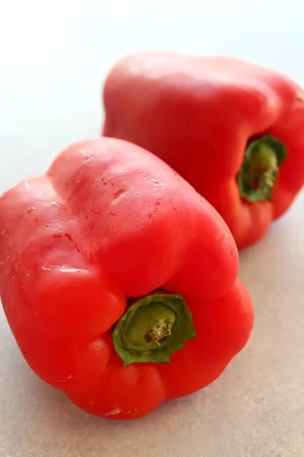 Quick and easy vegan Nutritious Red Pepper Carrot Soup bursting with flavour, colour, vitamins and minerals, this is such a healthy and delicious dinner! | berrysweetlife.com