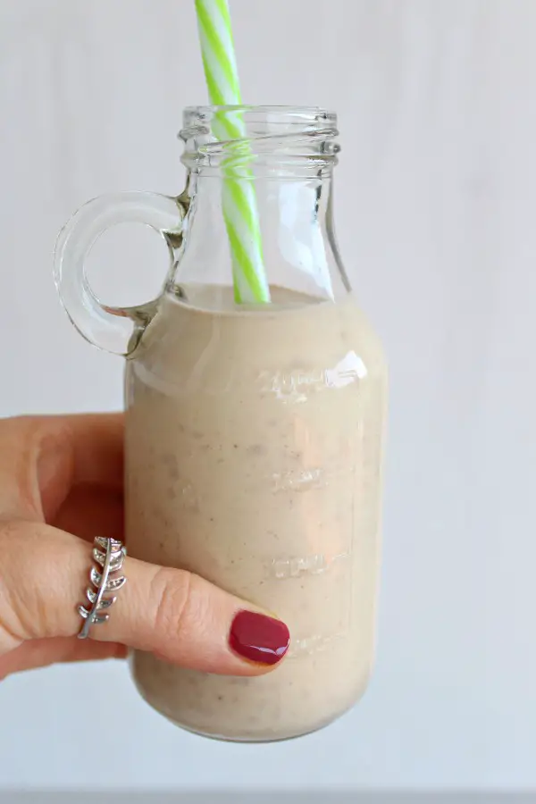 Peanut Butter Banana Protein Smoothie. A 5 minute thick, creamy, DELICIOUS smoothie that is packed with protein, vitamins and minerals | berrysweetlife.com