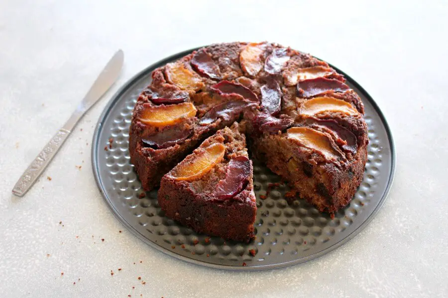 Stone Fruit Apple Date Brunch Cake. Sugar, gluten and dairy free, this brunch cake has the best of everything - flavour, goodness, and simplicity! | berrysweetlife.com