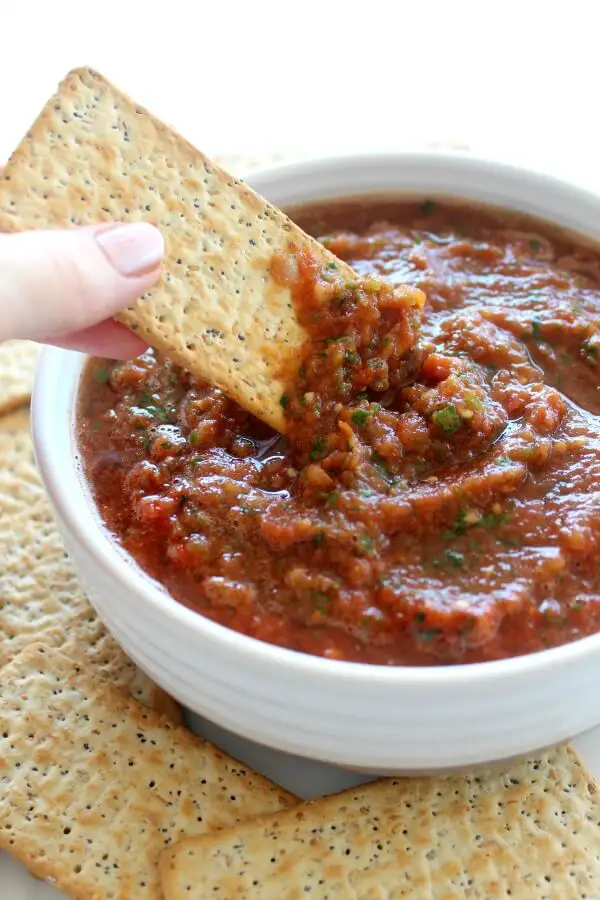 Favourite Homemade Tasty Tomato Salsa. The simplest, most DELICIOUS 5 minute salsa made with fresh, healthy veggies, spices and herbs | berrysweetlife.com