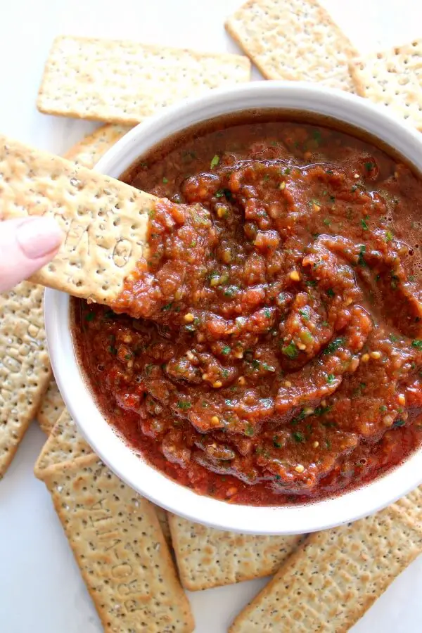 Favourite Homemade Tasty Tomato Salsa. The simplest, most DELICIOUS 5 minute salsa made with fresh, healthy veggies, spices and herbs | berrysweetlife.com