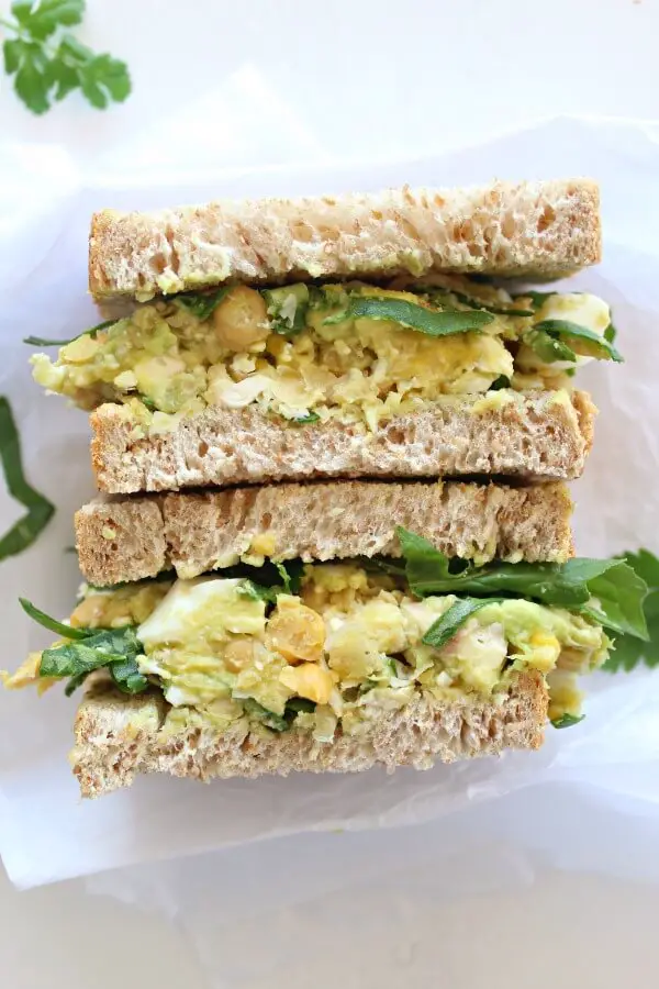 Smashed Chickpea Avocado Chicken Salad. 15 minute CREAMY, tasty and really healthy salad. Eat this in sandwiches, bagels, wraps, on toast etc | berrysweetlife.com