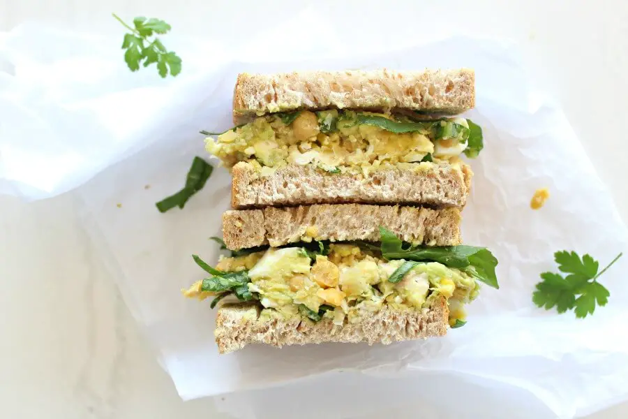 Smashed Chickpea Avocado Chicken Salad. 15 minute CREAMY, tasty and really healthy salad. Eat this in sandwiches, bagels, wraps, on toast etc | berrysweetlife.com