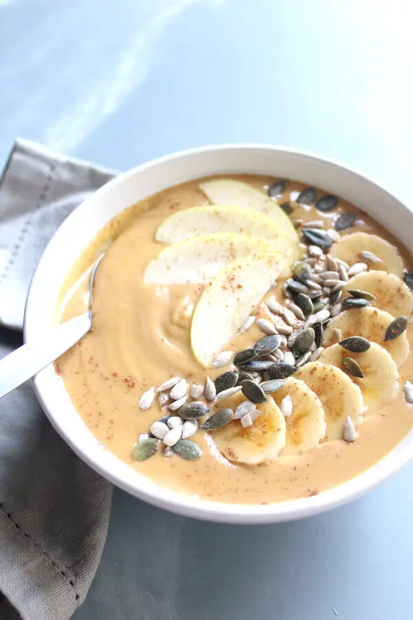 How to Make a Smoothie Bowl That's Stunning and Delicious