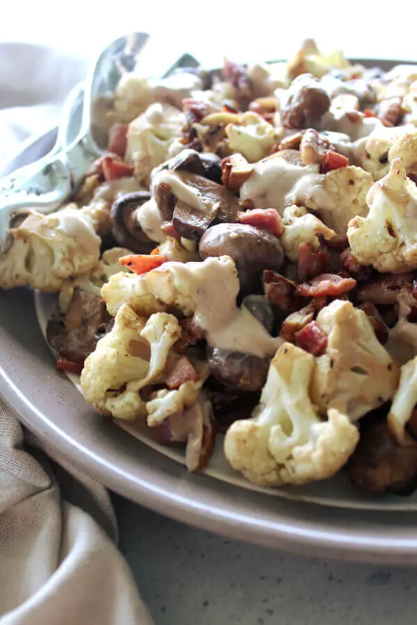 Low carb, easy to make, tasty Roasted Mushroom Cauliflower Bacon Salad with pecans and creamy yoghurt balsamic garlic dressing, seriously YUM! | berrysweetlife.com