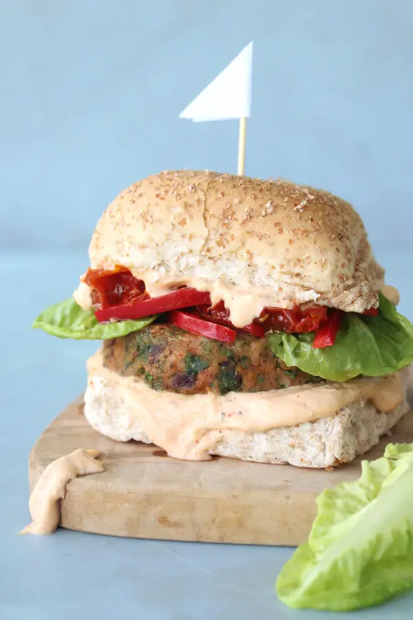 An easy vegetarian and vegan burger recipe alternative, quick and easy to make in a blender, and can be easily adapted for most diets | berrysweetlife.com