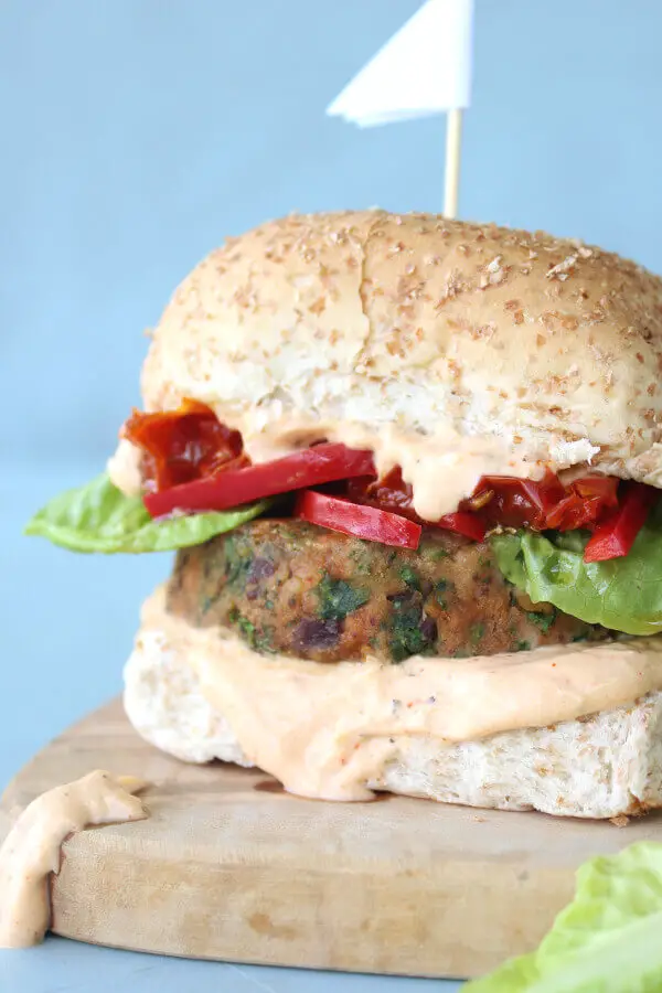 An easy vegetarian and vegan burger recipe alternative, quick and easy to make in a blender, and can be easily adapted for most diets | berrysweetlife.com