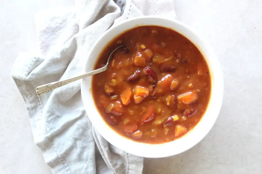 Awesome Chunky Tomato Bean Soup | berrysweetlife.com