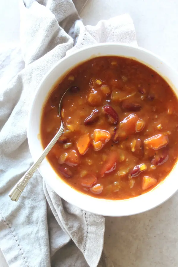 Awesome Chunky Tomato Bean Soup | berrysweetlife.com