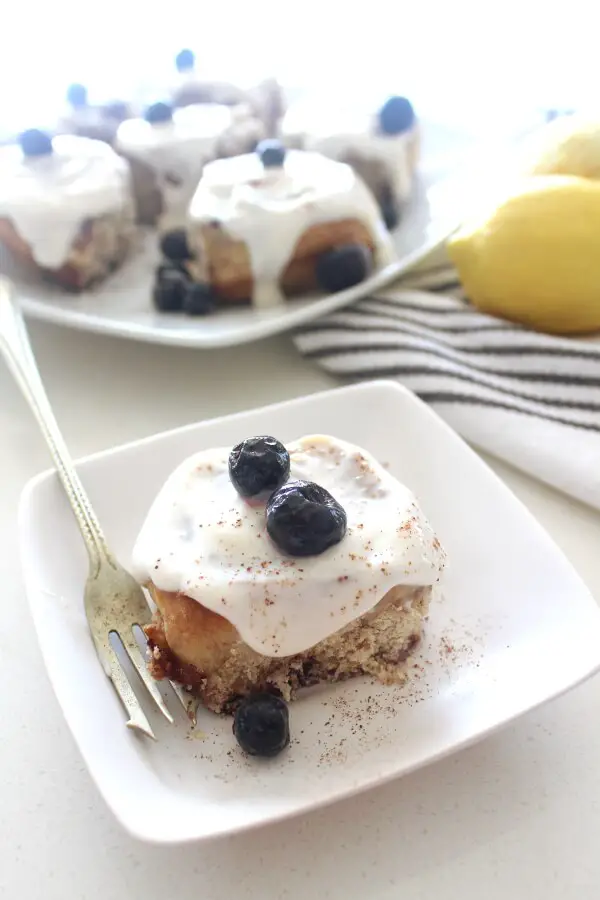 Made with staple ingredients, easy to throw together and REALLY YUM, these healthy Sugar Free Blueberry Cinnamon Buns are the absolute best! | berrysweetlife.com