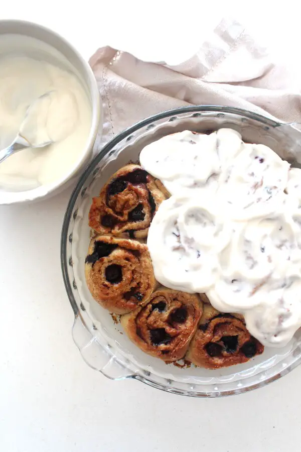 Made with staple ingredients, easy to throw together and REALLY YUM, these healthy Sugar Free Blueberry Cinnamon Buns are the absolute best! | berrysweetlife.com