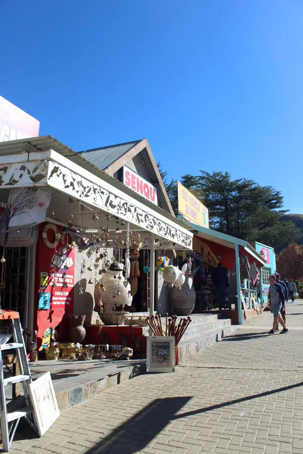 An enchanting and artsy town in the Free State, South Africa. I list 10 Reasons Why You Should Visit Clarens, from the amazing food to the art and wine! | berrysweetlife.com