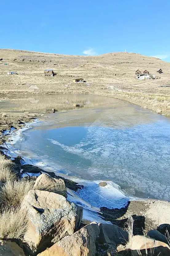 A list of 16 Reasons To Visit Afriski Lesotho: from the sheer beauty, the snow and the skiing, to the delicious food and spicy gluhwein! | berrysweetlife.com