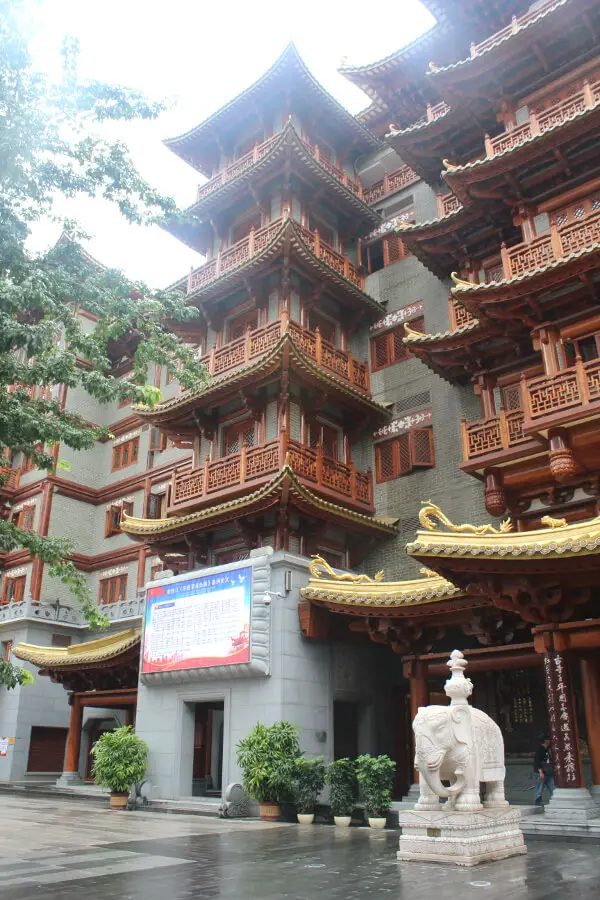 Dafo Buddhist Temple In Guangzhou China | berrysweetlife.com