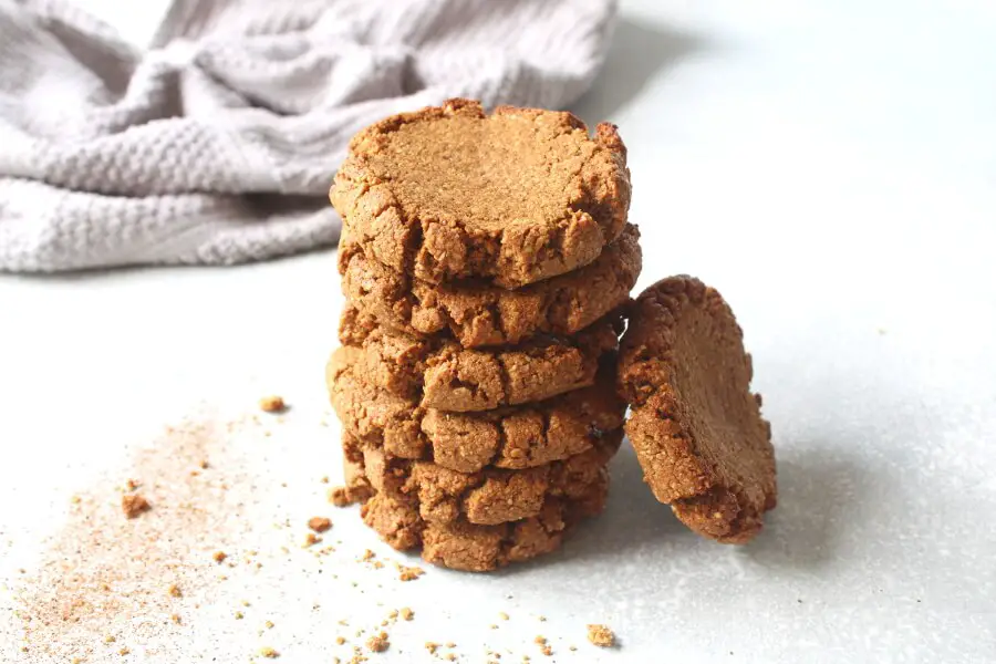 Crunchy Gluten Free Gingerbread Cookies | berrysweetlife.com