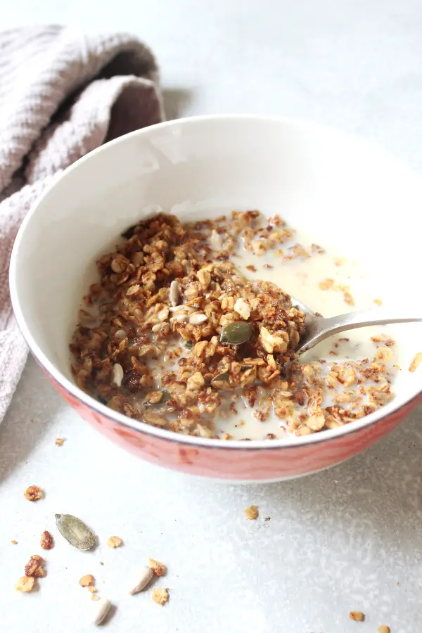 Crunchy Honey Seed Granola | berrysweetlife.com