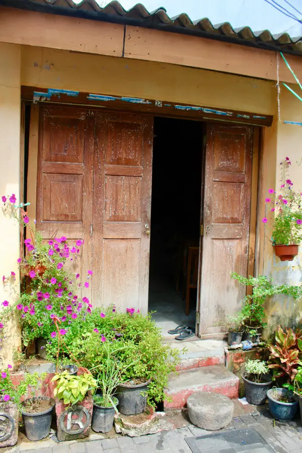 The Lovely Doors Of Galle Fort | berrysweetlife.com