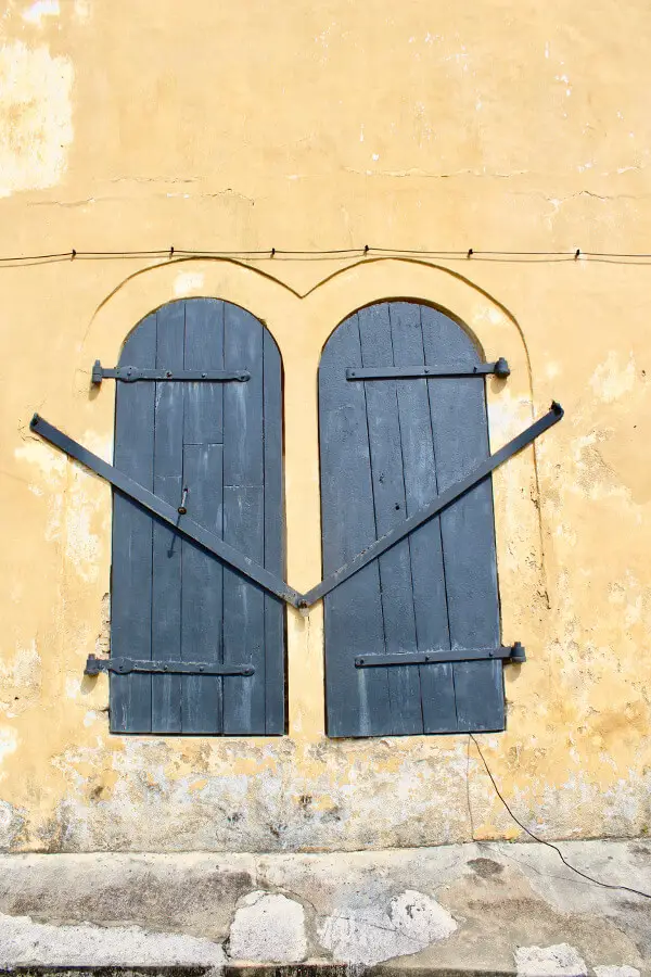 The Lovely Doors Of Galle Fort | berrysweetlife.com