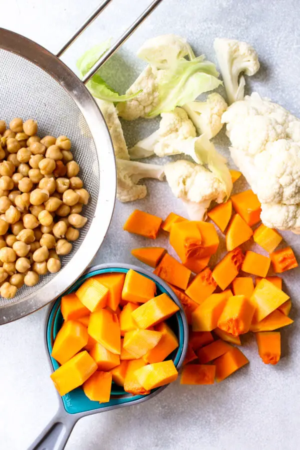 Cauliflower Chickpea Pasta With Garlic Butternut Sauce | berrysweetlife.com