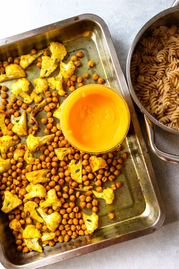 Cauliflower Chickpea Pasta With Garlic Butternut Sauce | berrysweetlife.com