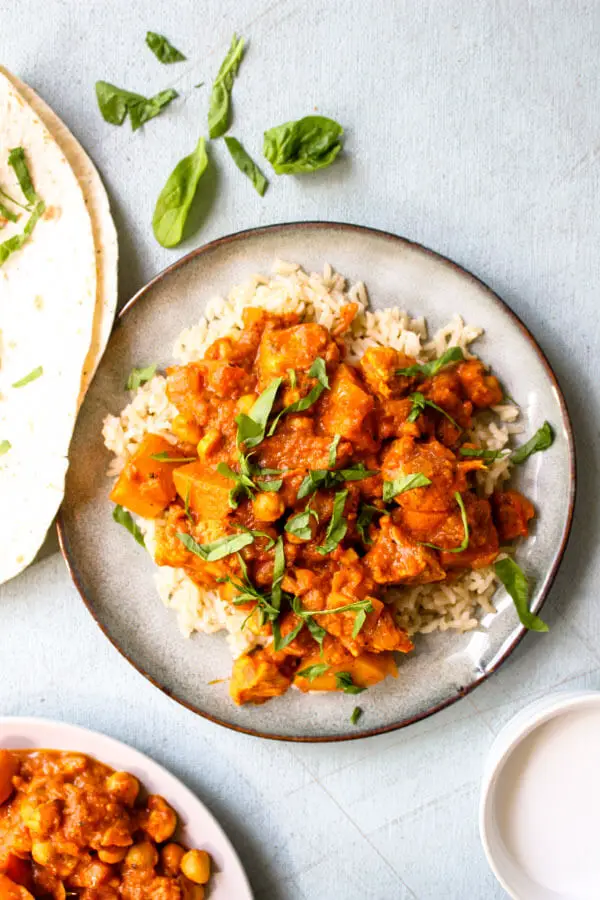 Chicken Chickpea Coconut Curry | berrysweetlife.com