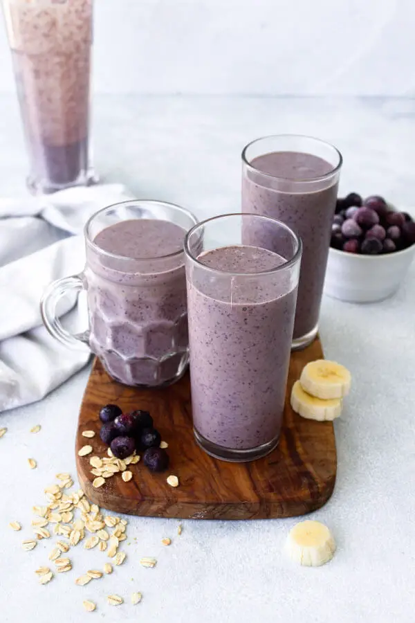 Creamy Blueberry Oatmeal Smoothie | berrysweetlife.com