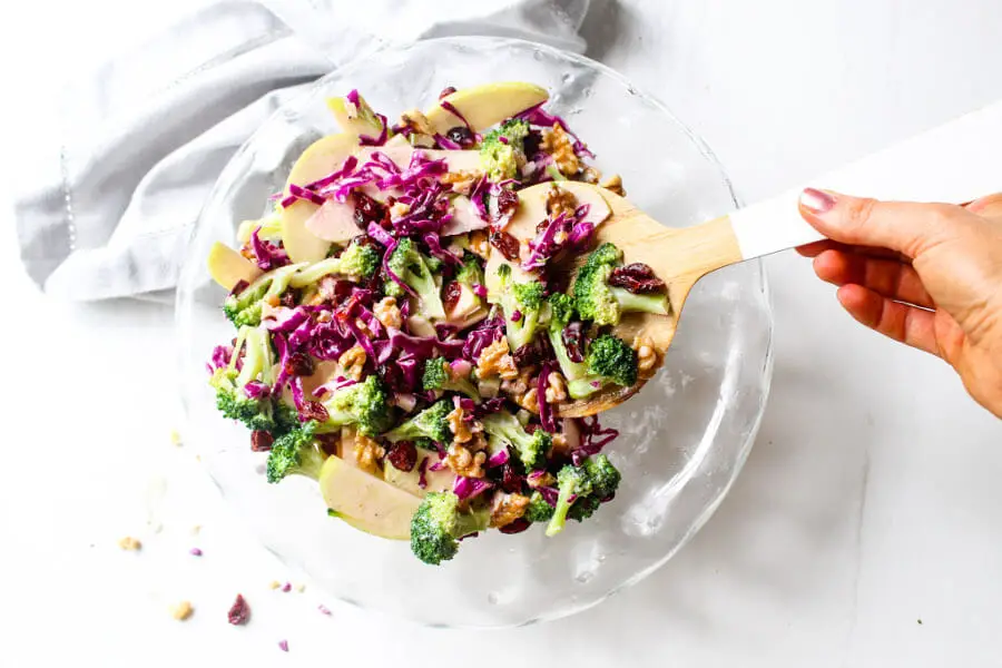 Broccoli Apple Cranberry Detox Salad | berrysweetlife.com