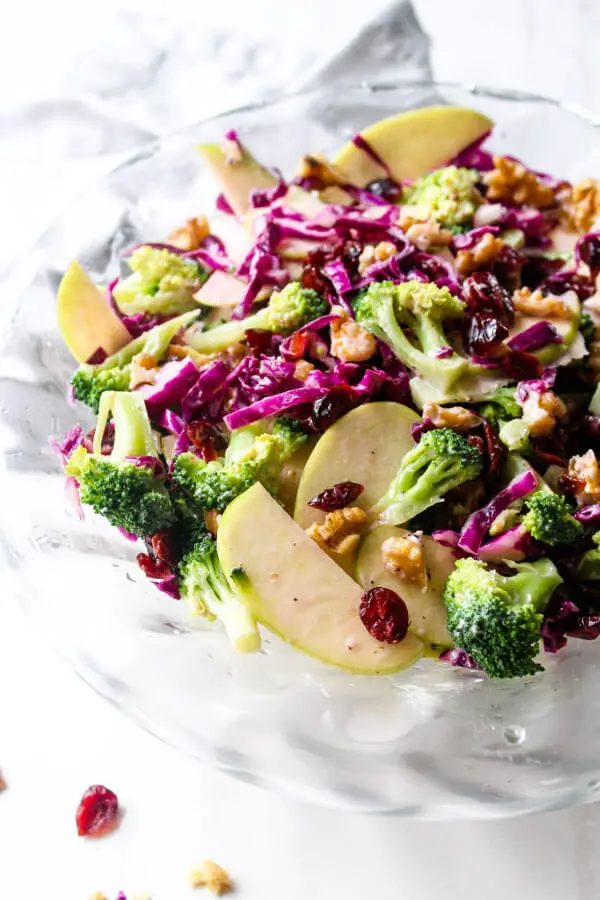 Broccoli Apple Cranberry Detox Salad | berrysweetlife.com