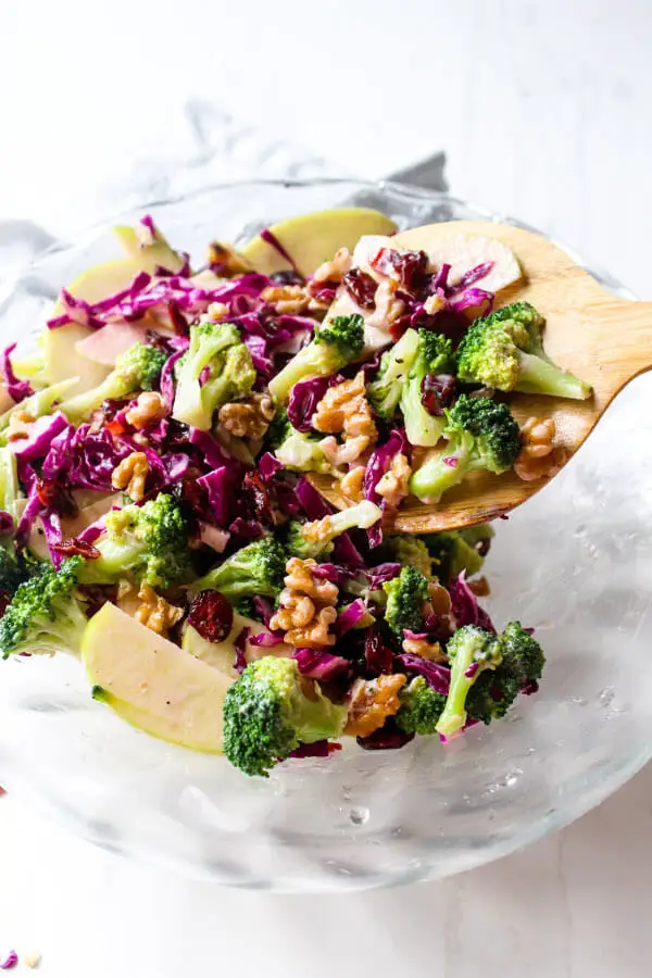 Broccoli Apple Cranberry Detox Salad | berrysweetlife.com