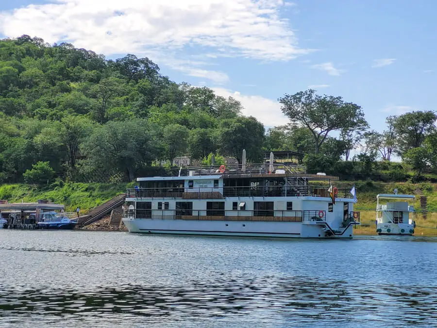 Spurwing Island Kariba | berrysweetlife.com